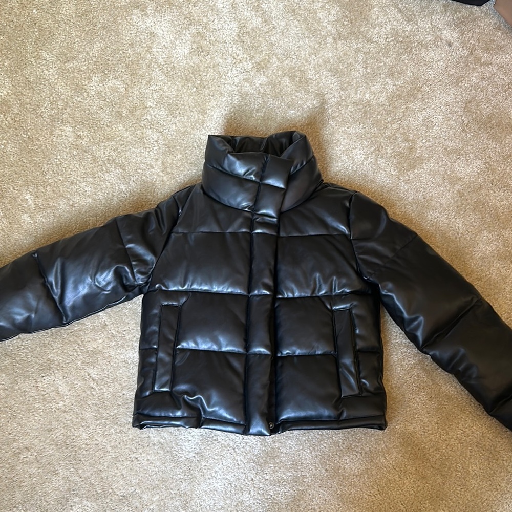 Women’s Black Puffer Jacket